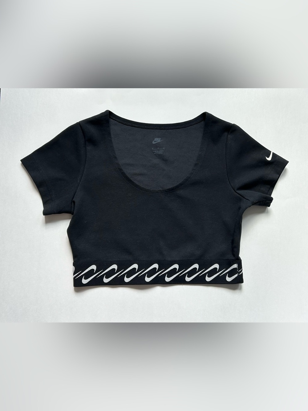 Nike Black Cropped Tee — Sz M — NWOT